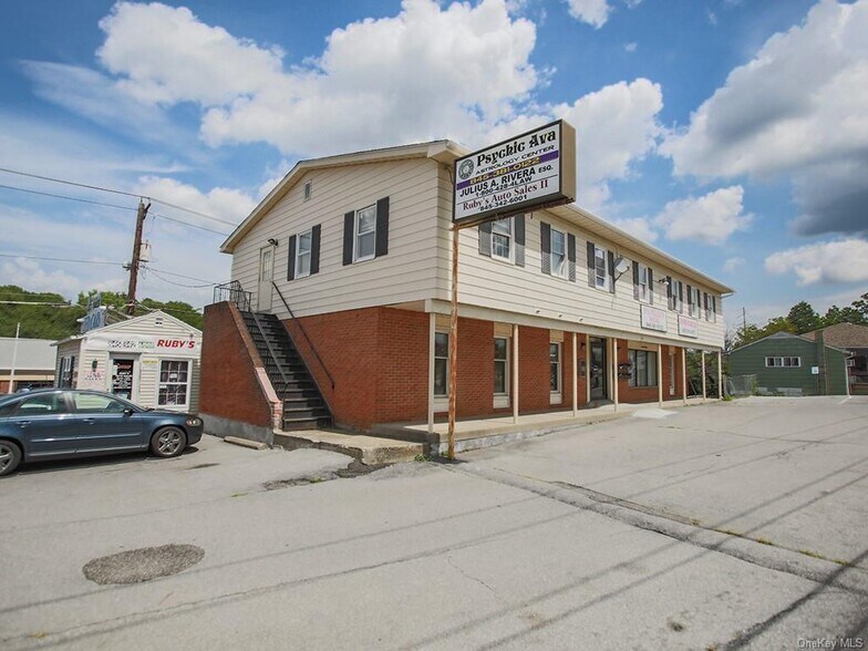 365 Route 211 E, Middletown, NY à louer - Photo de l’immeuble – Image 2 sur 7
