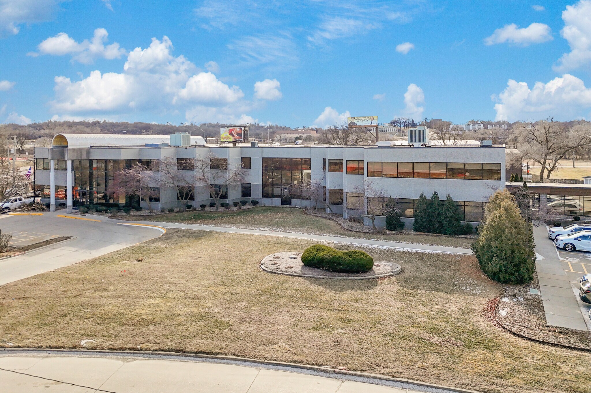 2100 Fleur Dr, Des Moines, IA à vendre Photo principale– Image 1 sur 17