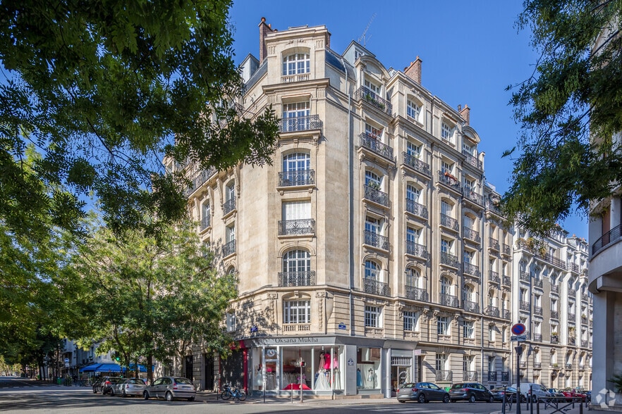 Rue George Sand, Paris à louer - Photo de l’immeuble – Image 2 sur 9