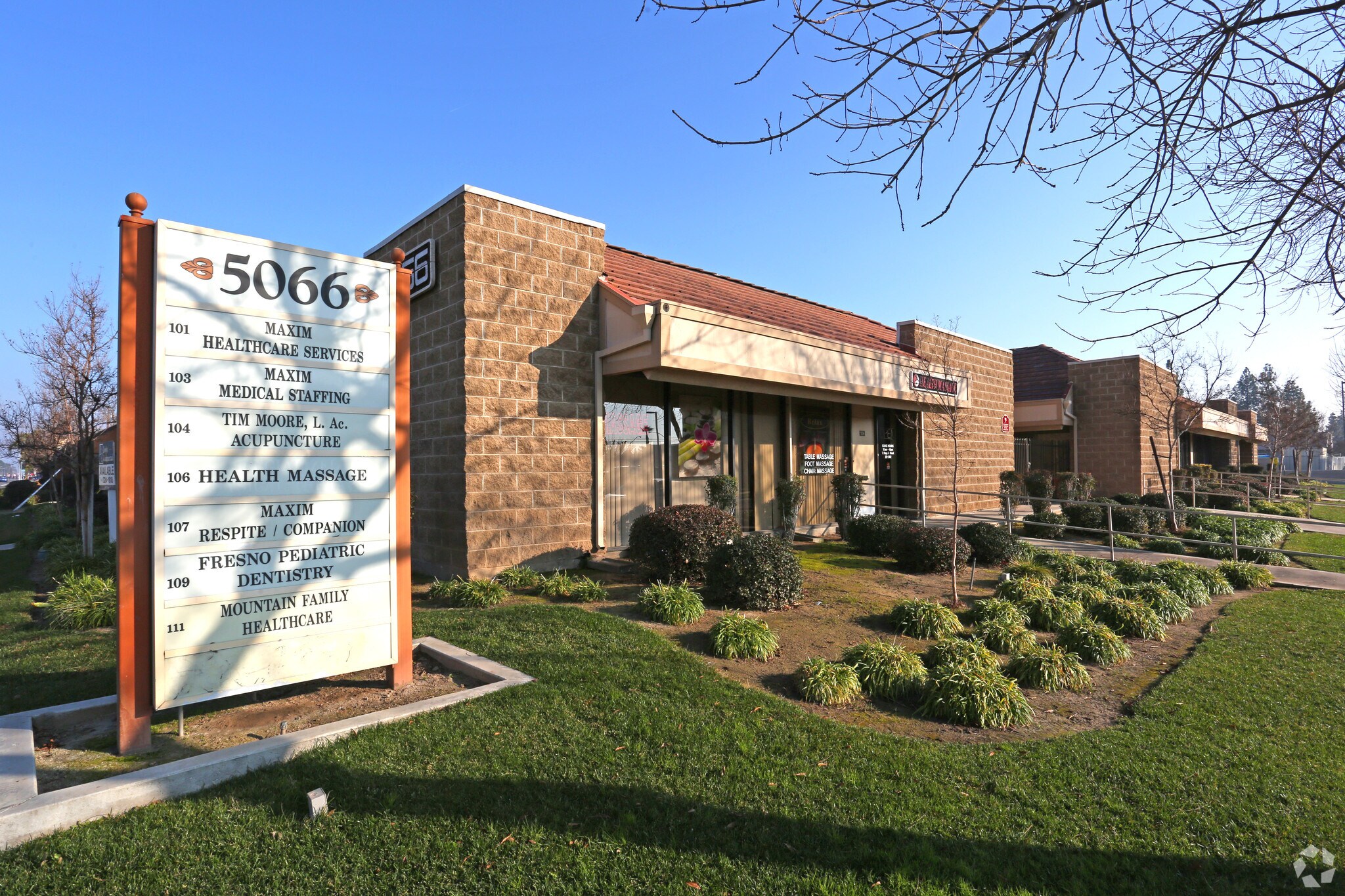 5066 N Fresno St, Fresno, CA à louer Photo principale– Image 1 sur 5