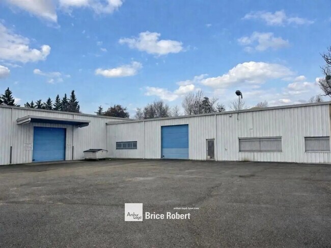 Plus de détails pour Local d’activités à vendre