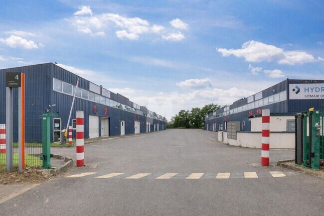 Plus de détails pour Route De Longjumeau, Chilly-Mazarin - Local d'activités à louer