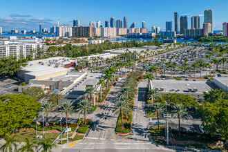 3569-3885 NE 163rd St, North Miami Beach, FL - VUE AÉRIENNE  vue de carte - Image1