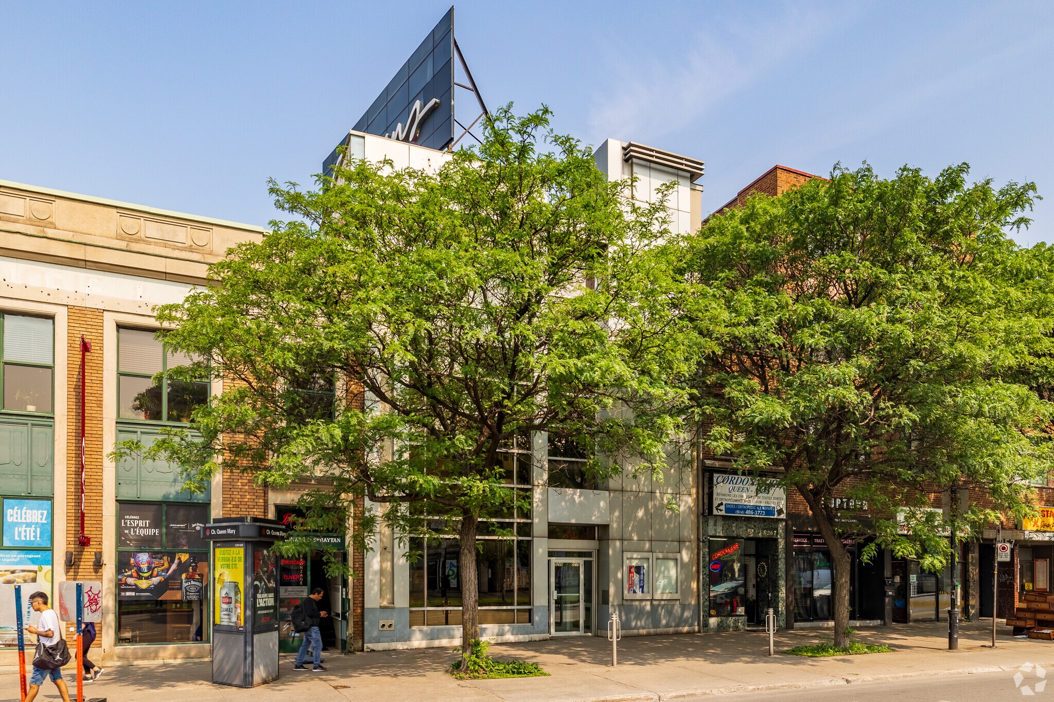 5275-5285 Ch Queen-Mary, Montréal, QC à vendre Photo principale– Image 1 sur 21