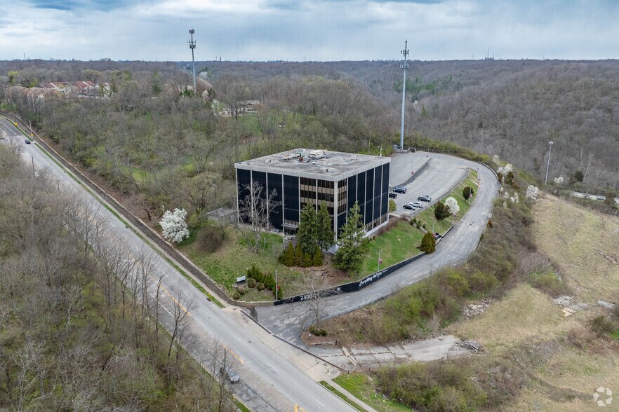 2300 Montana Ave, Cincinnati, OH à louer - Photo de l’immeuble – Image 3 sur 10