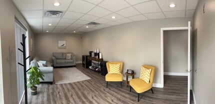 31550-31560 Schoolcraft Rd, Livonia, MI à louer Hall d’entrée– Image 2 sur 10