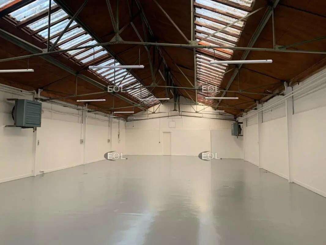 Local d’activités dans Villeneuve-Saint-Georges à louer Photo de l’immeuble– Image 1 sur 4