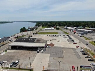 Plus de détails pour 3519 Military St, Port Huron, MI - Industriel/Logistique à vendre