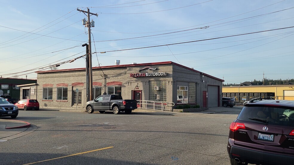 135 E Hill St, Monroe, WA à vendre - Photo de l’immeuble – Image 1 sur 8