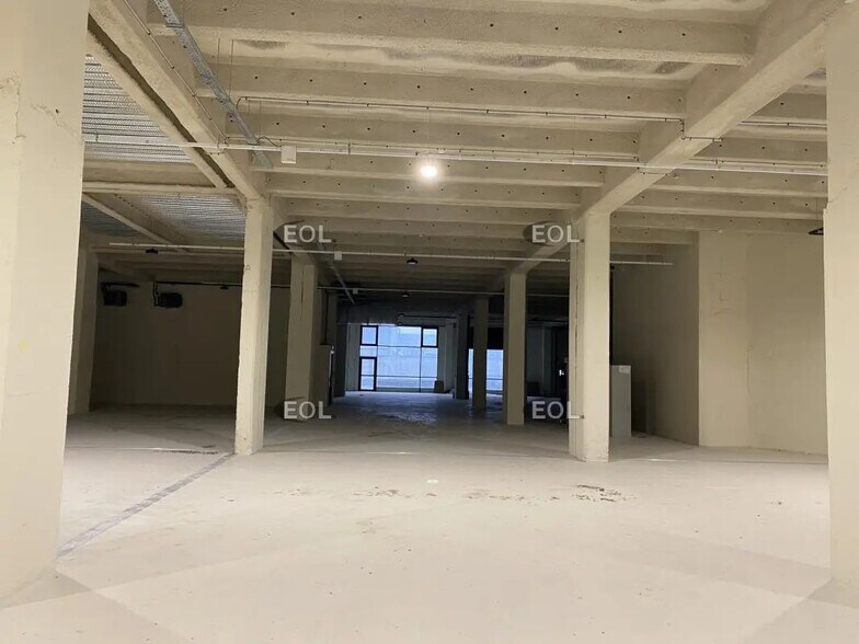 Local d’activités dans Colombes à louer - Photo de l’immeuble – Image 3 sur 12