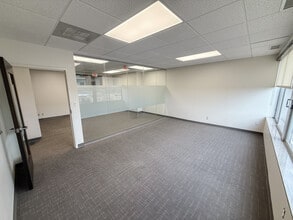 5050 Poplar Ave, Memphis, TN à louer Photo intérieure– Image 1 sur 4