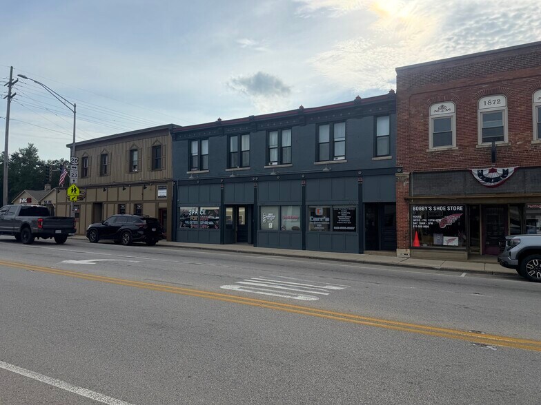 218-224 S State St, Marengo, IL à louer - Photo de l’immeuble – Image 2 sur 12