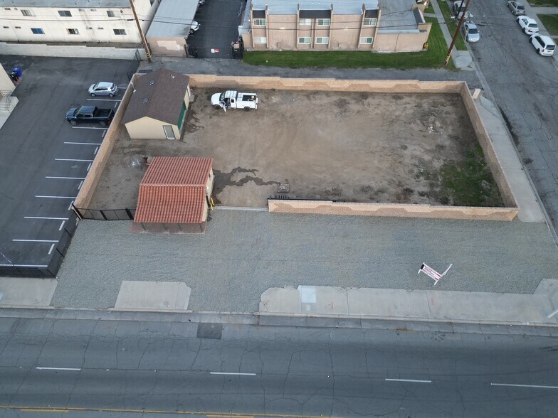 4253 N Sierra Way, San Bernardino, CA à vendre - Photo de l’immeuble – Image 2 sur 12