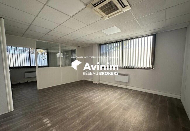 Plus de détails pour Bureau à louer