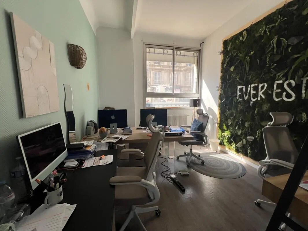 Bureau dans Reims à louer Photo de l’immeuble– Image 1 sur 7