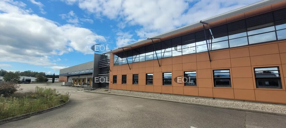 Industriel/Logistique dans Miribel à louer - Photo de l’immeuble – Image 1 sur 8