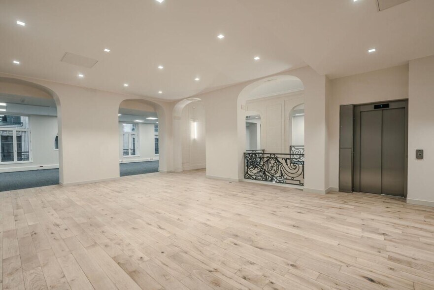 11-11 Rue D'Aguesseau, Paris à louer - Hall d’entrée – Image 2 sur 2