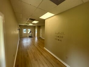1051 Farmington Ave, Farmington, CT à louer Photo intérieure– Image 2 sur 9