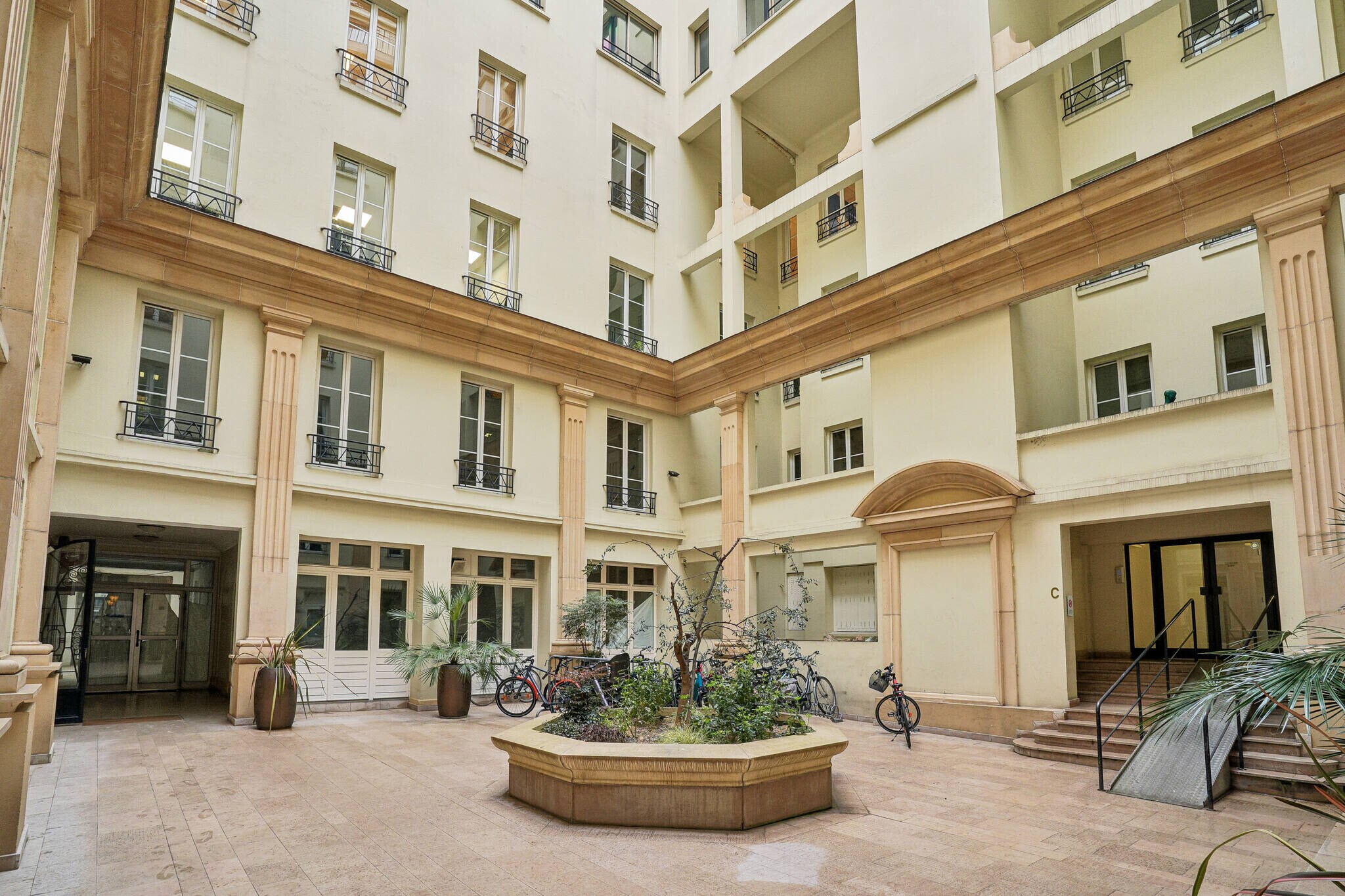 60-62 Rue D'Hauteville, Paris à louer Photo principale– Image 1 sur 5