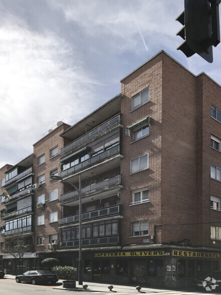 Paseo Estación, 15, Alcalá de Henares, Madrid à louer - Photo de l’immeuble – Image 2 sur 2