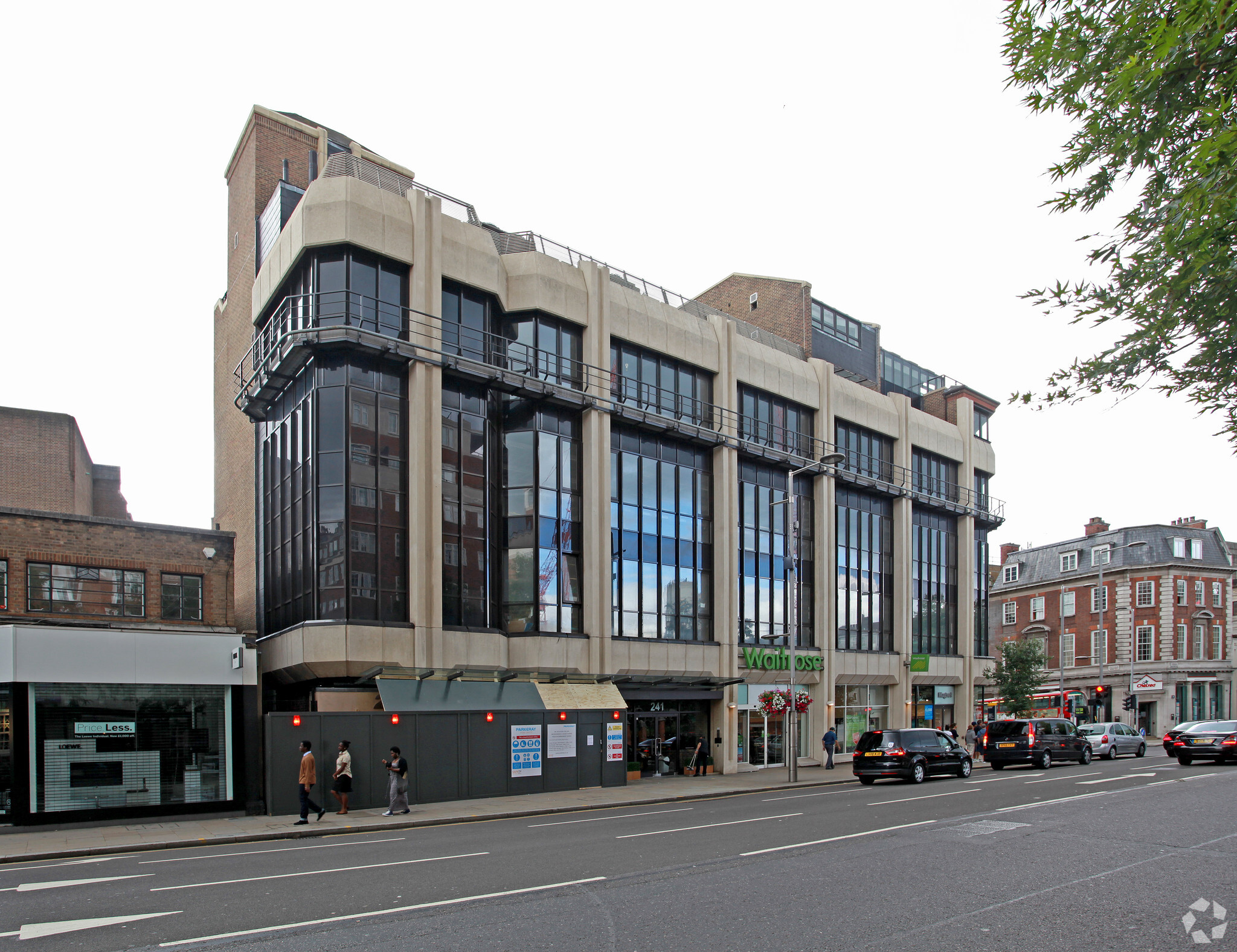 239-249 Kensington High St, Londres à louer Photo de l’immeuble– Image 1 sur 9