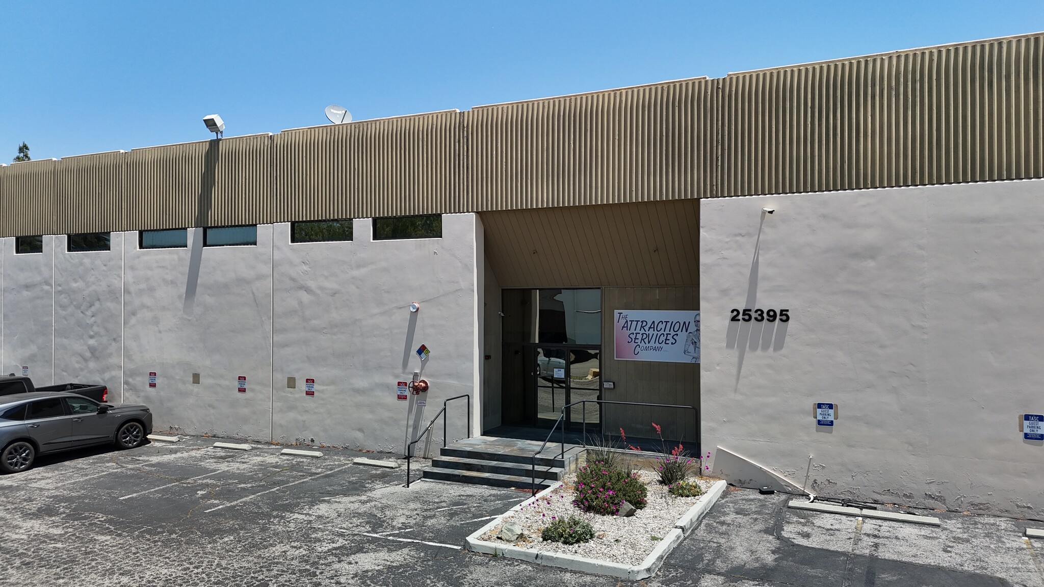 25371-25395 Rye Canyon Rd, Valencia, CA à louer Photo de l’immeuble– Image 1 sur 10