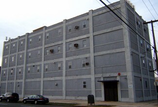 Plus de détails pour 39 Avenue C, Bayonne, NJ - Industriel/Logistique à louer