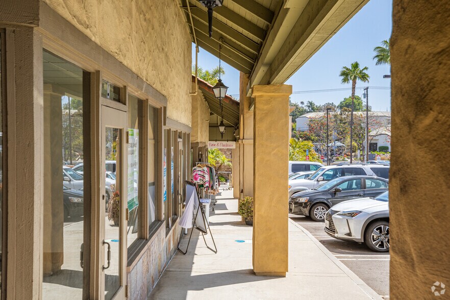 280-292 N El Camino Real, Encinitas, CA à louer - Photo de l’immeuble – Image 3 sur 6