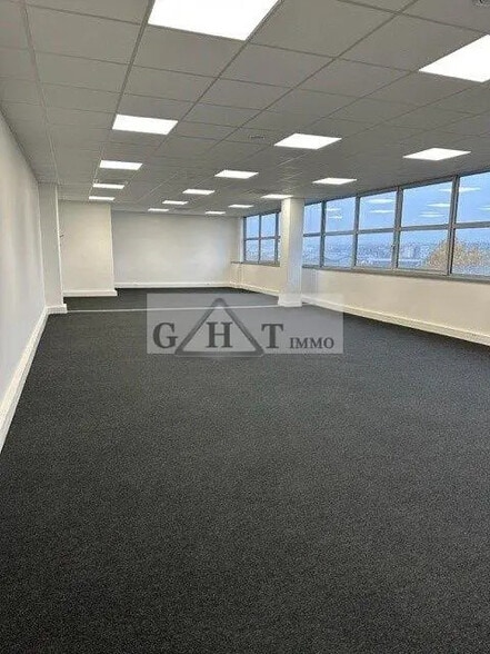 Bureau dans Alfortville à louer - Photo intérieure – Image 1 sur 4