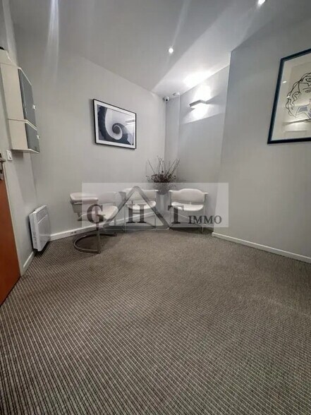 Bureau dans Créteil à vendre - Photo de l’immeuble – Image 2 sur 14