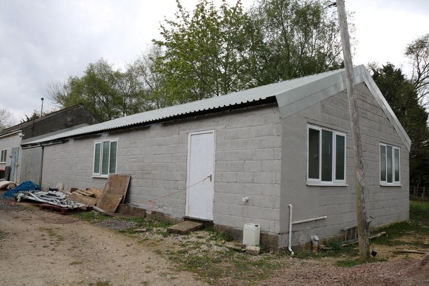 26 Foxbury Rd, Ringwood à louer - Photo principale – Image 1 sur 2