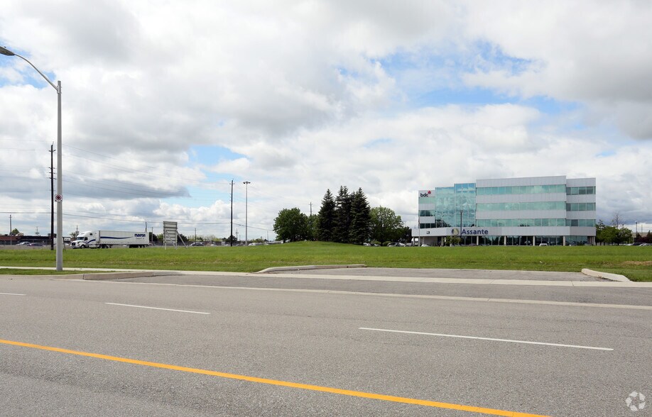 4151 North Service Rd, Burlington, ON à vendre - Photo de l’immeuble – Image 2 sur 2