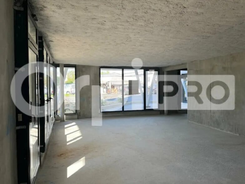 Bureau dans La Rochelle à louer - Photo de l’immeuble – Image 3 sur 3