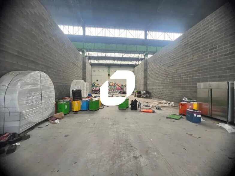 Local d’activités dans Wingles à louer - Photo de l’immeuble – Image 1 sur 13