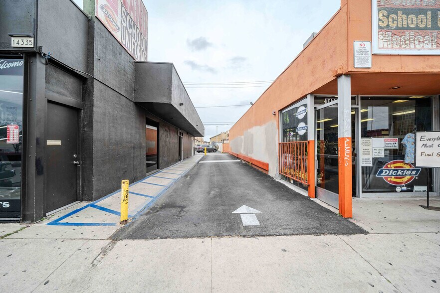 Pioneer Blvd Multi-tenant Retail Center portefeuille de 2 biens à vendre sur LoopNet.fr - Photo de l’immeuble – Image 3 sur 29