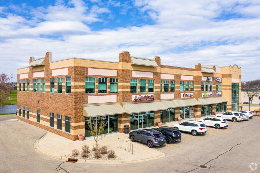 6802 Odana Rd, Madison, WI à louer - Photo de l’immeuble – Image 1 sur 4