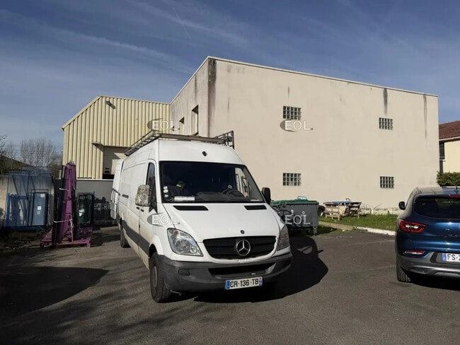 Plus de détails pour Local d’activités à vendre