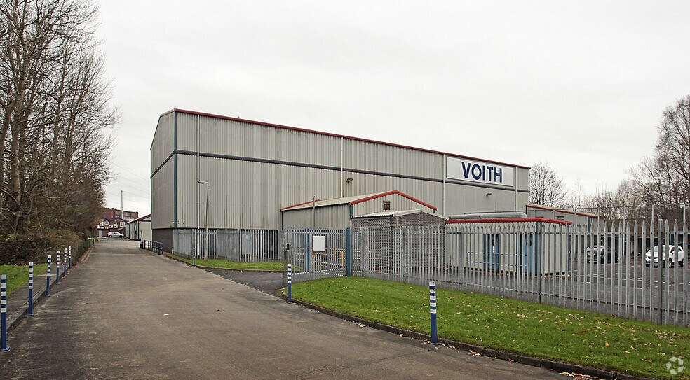Grimshaw Ln, Oldham à louer - Photo de l’immeuble – Image 2 sur 5