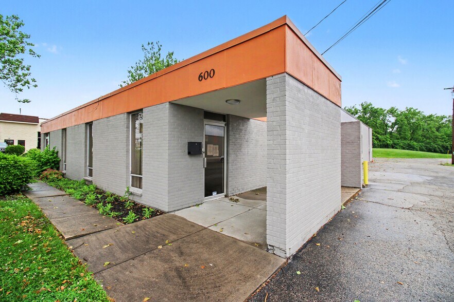 600 Northland Blvd, Forest Park, OH à vendre - Photo de l’immeuble – Image 3 sur 31