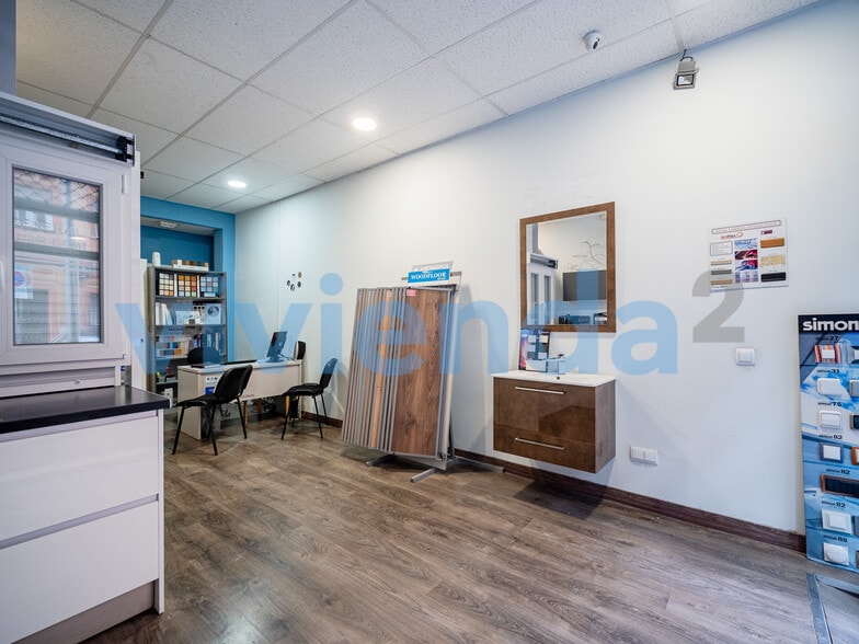 Immeuble residentiel dans Madrid, Madrid à vendre - Photo intérieure – Image 2 sur 3