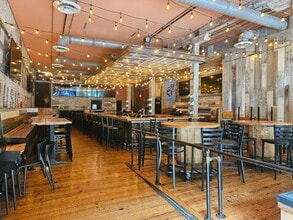 135 2nd Ave N, Nashville, TN à louer Photo intérieure– Image 1 sur 5