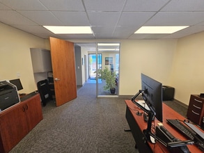 70 Mitchell Blvd, San Rafael, CA à louer Photo intérieure– Image 2 sur 4