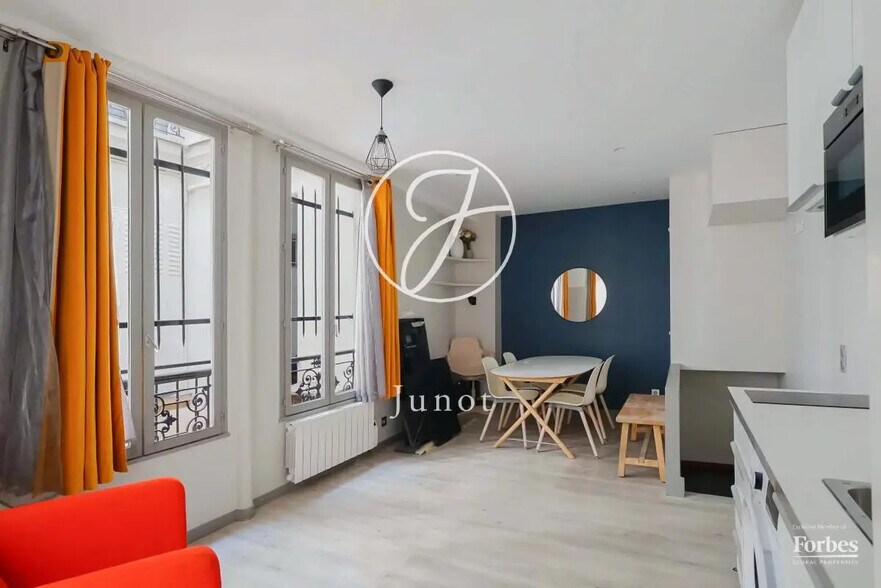 Immeuble residentiel dans Paris à vendre - Photo intérieure – Image 2 sur 7