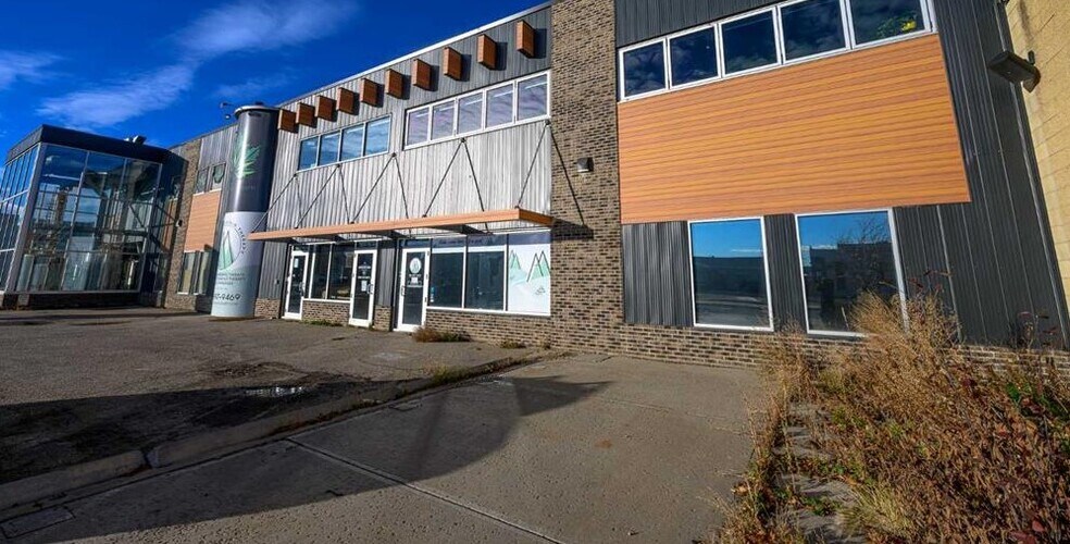 10512 100 Av, Grande Prairie, AB à vendre - Photo de l’immeuble – Image 3 sur 6