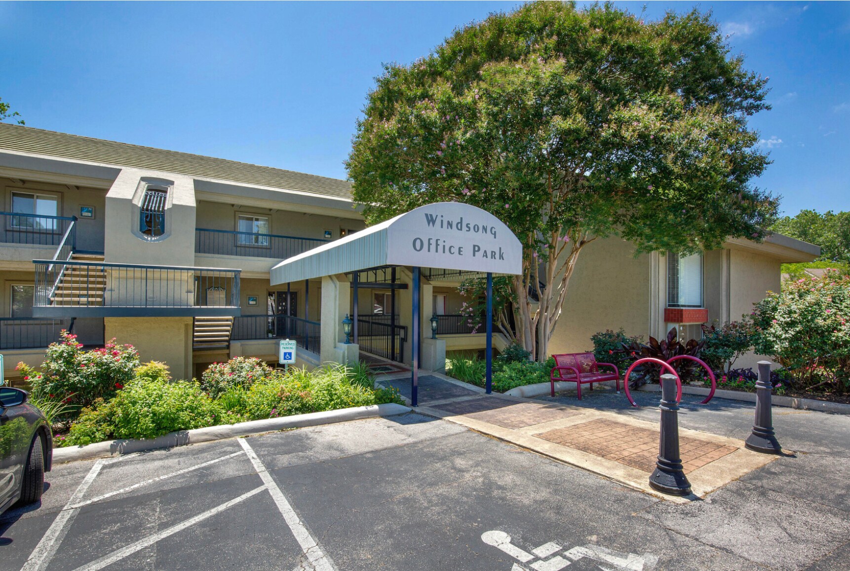 2111 Dickson Dr, Austin, TX à louer Photo principale– Image 1 sur 9