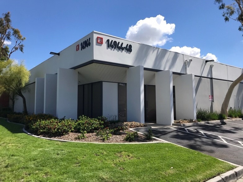 14944 Shoemaker Ave, Santa Fe Springs, CA à louer - Photo de l’immeuble – Image 1 sur 5