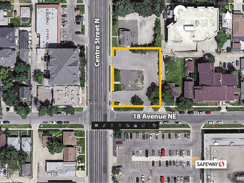 1906 Centre St NE, Calgary, AB à vendre - Aérien – Image 1 sur 2