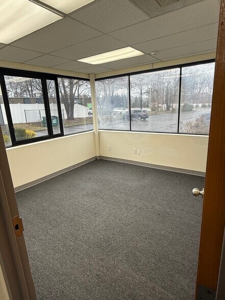 3080 Route 112, Medford, NY à louer - Photo de l’immeuble – Image 3 sur 14