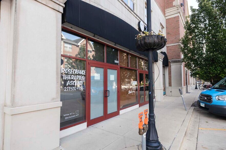700 S Gregory St, Urbana, IL à louer - Photo de l’immeuble – Image 2 sur 5