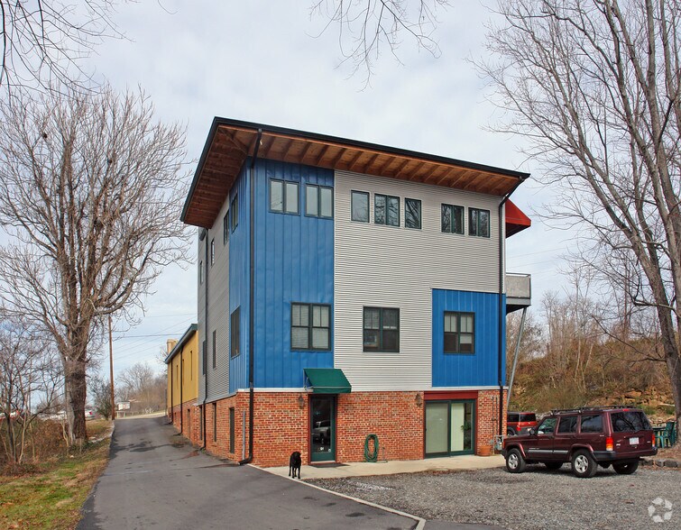8 Magnolia Ave, Asheville, NC à louer - Photo de l’immeuble – Image 2 sur 2